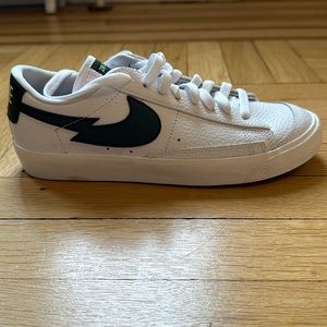 Nike Blazer Low 77 Lightning Bolt Youth Size 6. New/Never worn.
